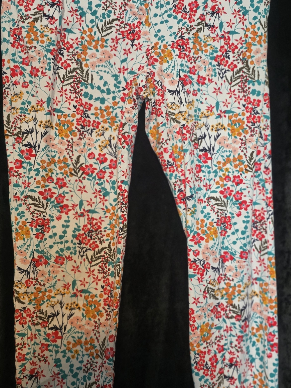 New York & Company Floral Cropped Pants in White Multi